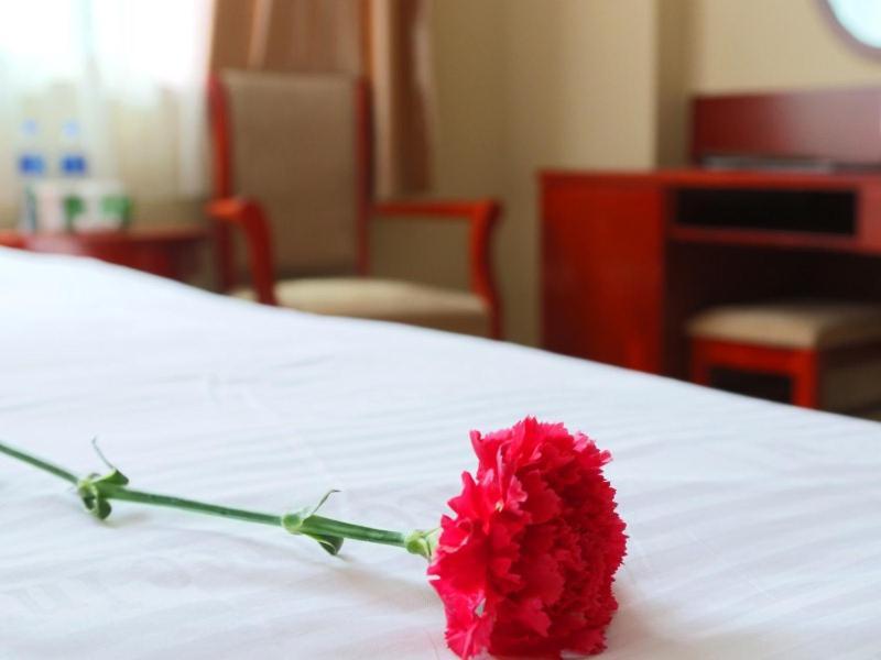 Greentree Inn Shanghai Pudong Airport Huaxia East Road Railway Station Shell Hotel Exterior photo