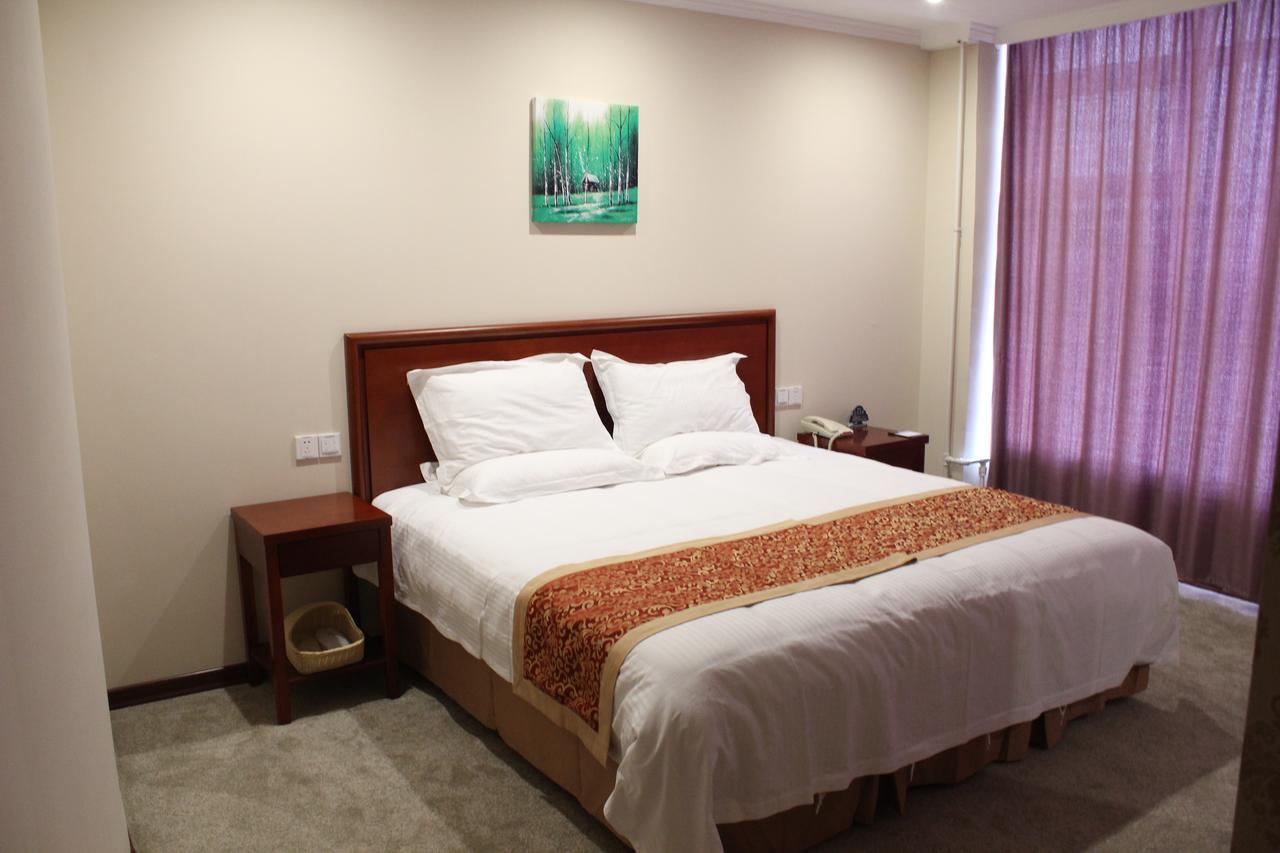 Greentree Inn Shanghai Pudong Airport Huaxia East Road Railway Station Shell Hotel Exterior photo