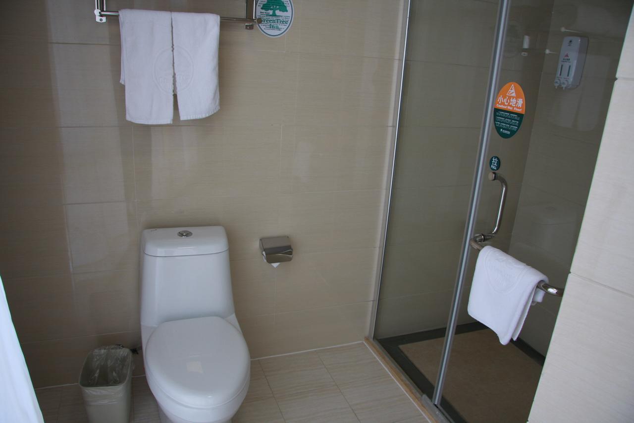 Greentree Inn Shanghai Pudong Airport Huaxia East Road Railway Station Shell Hotel Exterior photo